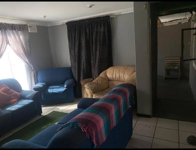 3 BEDROOM HOUSE FOR SALE IN WOODLANDS